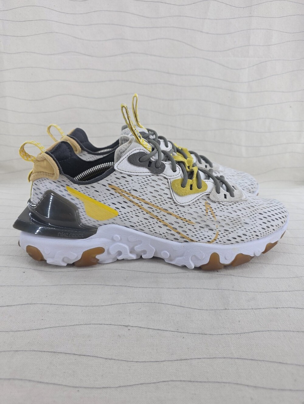 Nike Mens React Vision White Honeycomb Grey Sneakers Shoes CD4373-100 Size 11.5